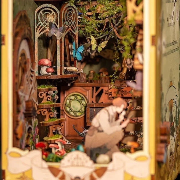 Insect Story Book Nook™