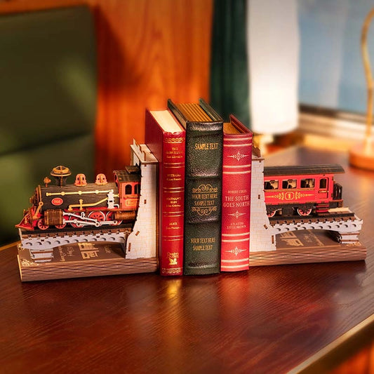 Century Train Book Nook™