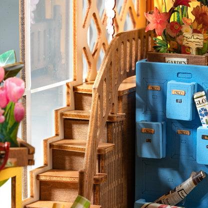 Holiday Garden House Book Nook™